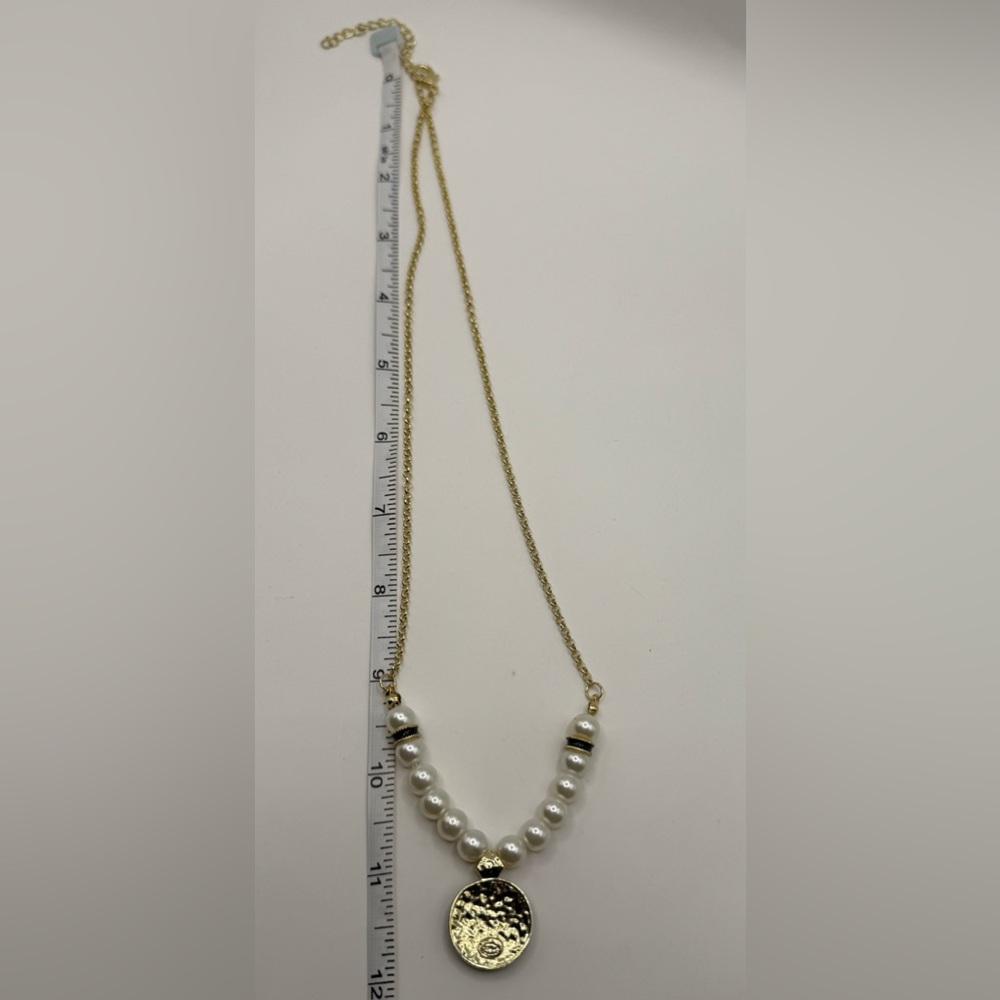 Elegant C logo pendant necklace gold tone chain pearls stainless steel NEW - Picture 8 of 8